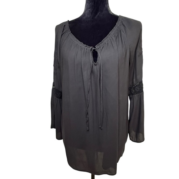Torrid | Black Bell Sleeve Blouse with Embroidered Detail | Torrid Sz 0 - Picture 1 of 6